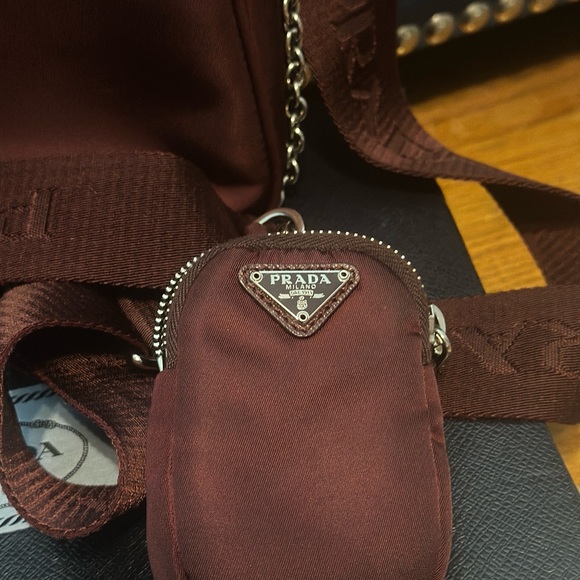 Prada Re-Edition 2005 Re-Nylon bag LIMITED EDITION COLOR! Burgundy - Picture 5 of 11